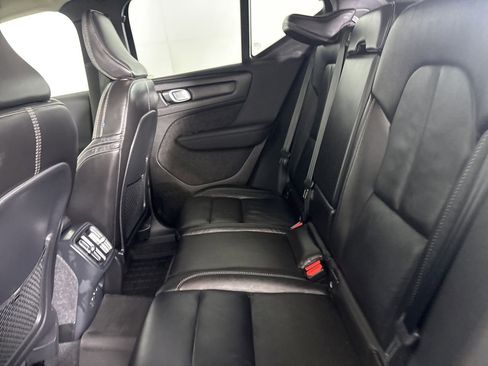 Used 2024 Volvo XC40 B5 Ultimate w/ Protection Package Premier image 20