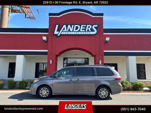 Used 2020 Toyota Sienna XLE Premium FWD image 1
