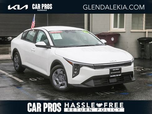 Certified 2025 Kia K4 LX image 1
