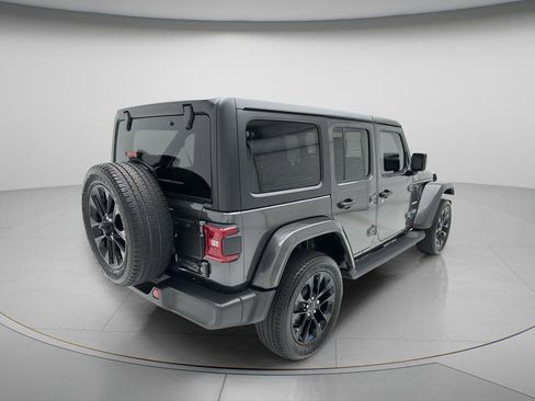 Used 2023 Jeep Wrangler Unlimited Sahara w/ Cold Weather Group AWD/4WD image 4