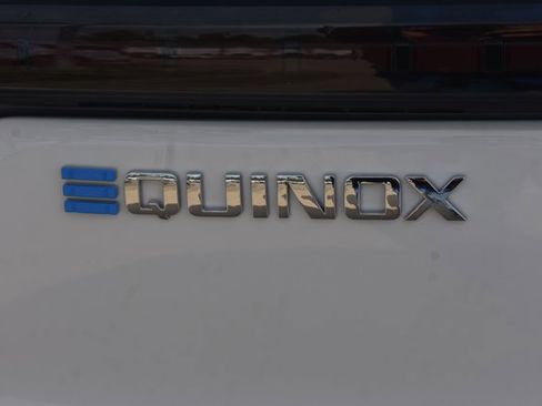 Used 2026 Chevrolet Equinox EV LT image 7
