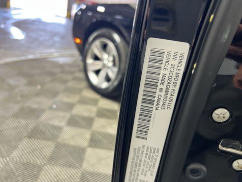 Used 2021 Dodge Challenger SXT image 29