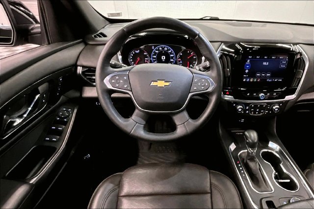 Used 2023 Chevrolet Traverse High Country FWD image 6