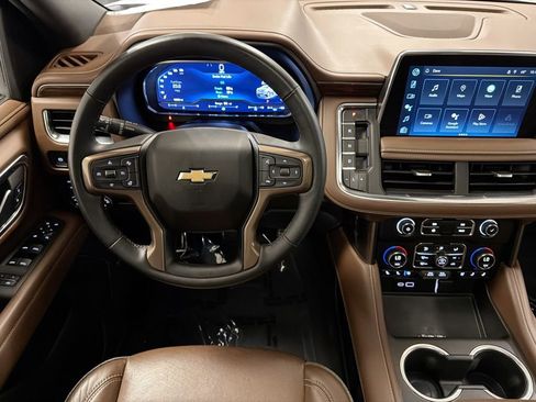 Used 2023 Chevrolet Suburban High Country AWD/4WD image 27