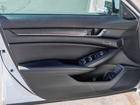 Used 2018 Honda Accord EX-L image 9