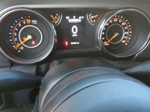 Used 2023 Jeep Gladiator Sport AWD/4WD image 6