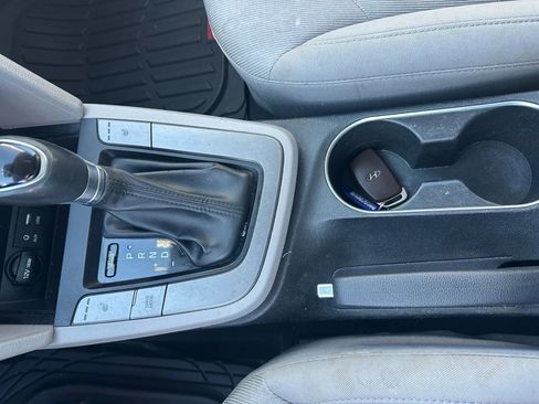 Used 2018 Hyundai Elantra Value Edition FWD image 16