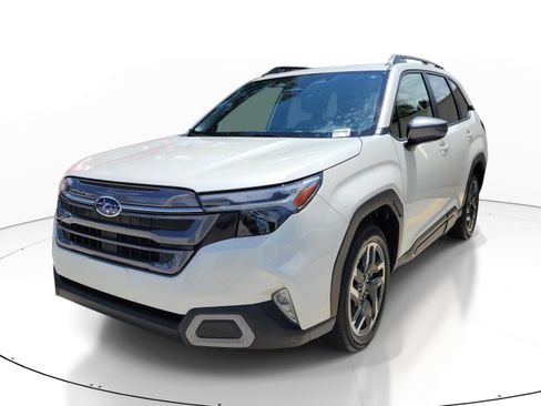 Used 2025 Subaru Forester Limited AWD/4WD image 3