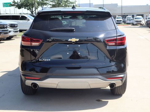 Used 2024 Chevrolet Blazer LT w/ Convenience Package FWD image 4