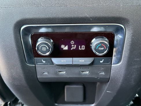 Certified 2026 Chevrolet Tahoe High Country AWD/4WD image 24