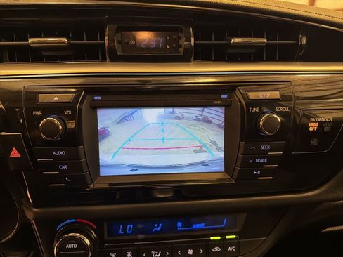 Used 2016 Toyota Corolla S image 18