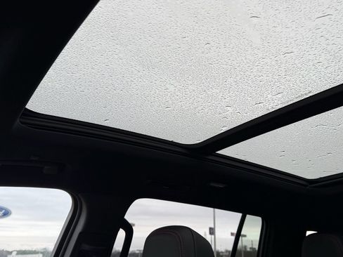 Used 2024 Chevrolet Traverse RS image 26