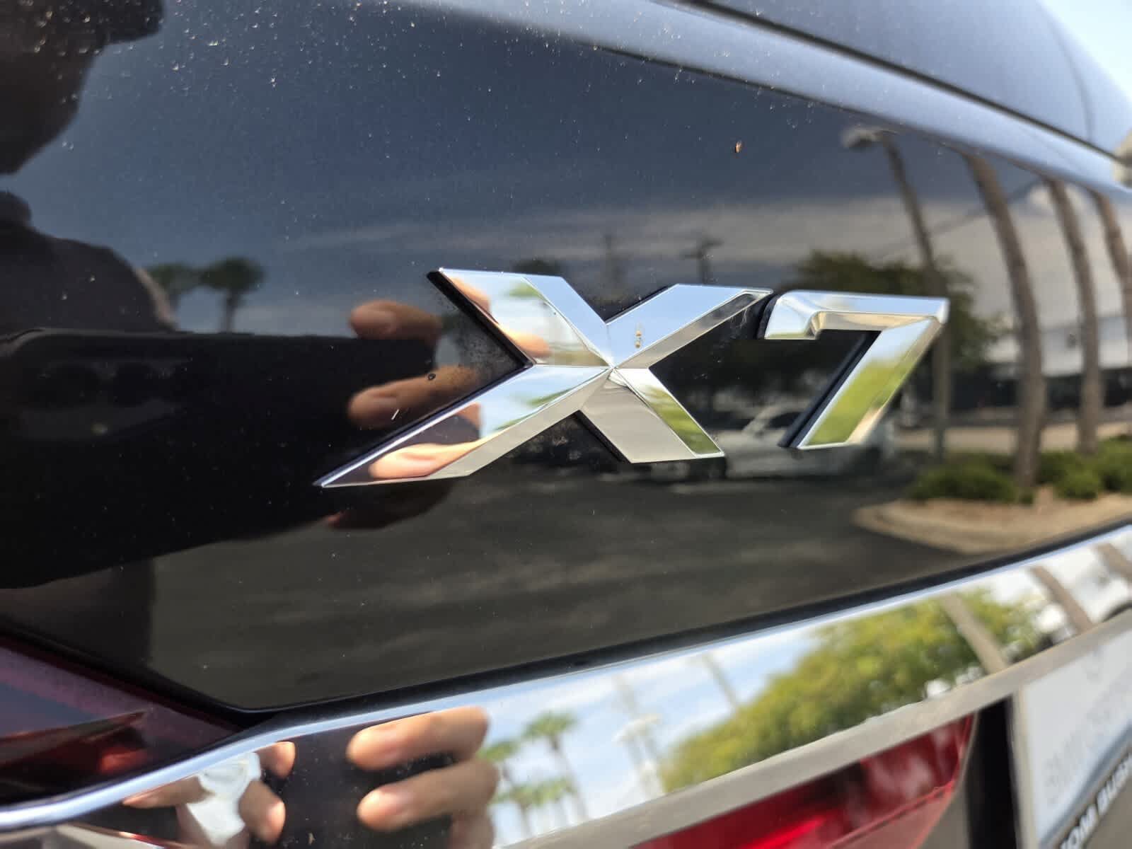 Used 2022 BMW X7 xDrive40i w/ Premium Package AWD/4WD image 16