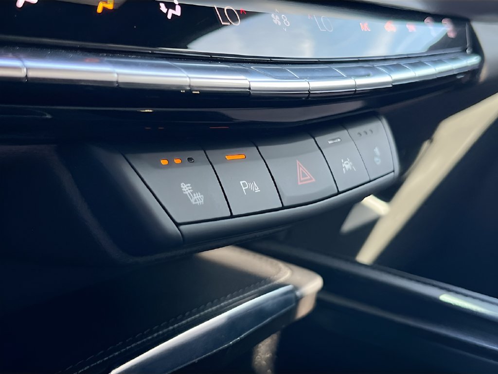 Used 2024 Cadillac XT4 Premium Luxury w/ Cold Weather Package FWD image 19
