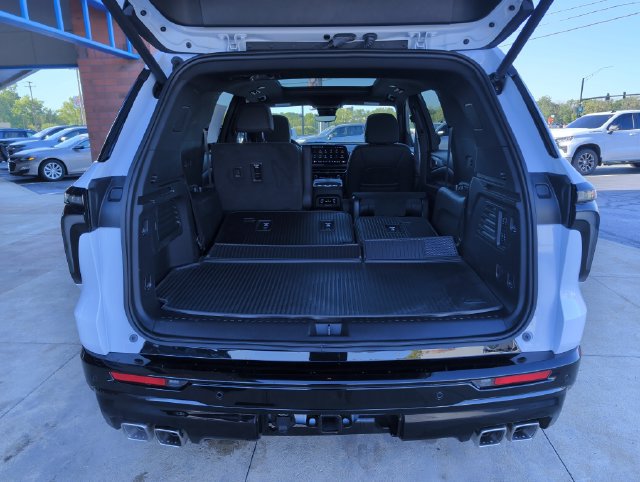 Used 2026 Chevrolet Traverse RS w/ LPO, Floor Liner Package AWD/4WD image 22