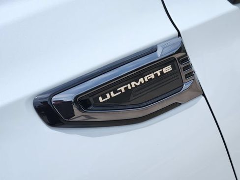 Used 2026 GMC Yukon Denali Ultimate w/ LPO, Floor Liner Package AWD/4WD image 8