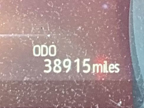 Used 2020 Toyota Camry XLE image 19