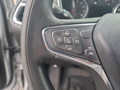 Used 2021 Chevrolet Equinox LT image 19