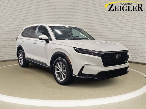 Used 2025 Honda CR-V EX image 3