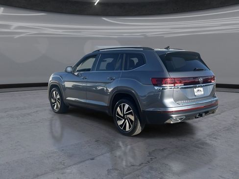 Used 2024 Volkswagen Atlas SE AWD/4WD image 4