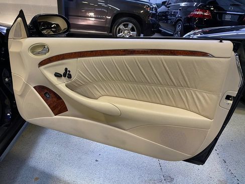 Used 2007 Mercedes-Benz CLK 350 Cabriolet image 31