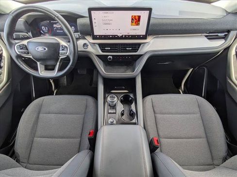 Used 2025 Ford Explorer Active RWD image 18