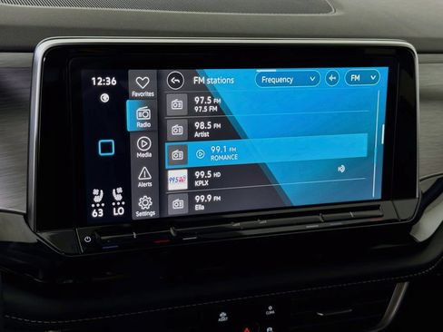 Used 2024 Volkswagen Atlas Cross Sport SE FWD image 16