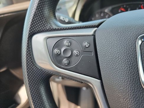 Used 2024 GMC Terrain SLE AWD/4WD image 16