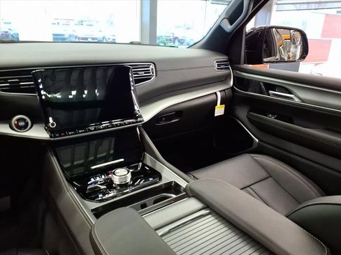 New 2026 Jeep Grand Wagoneer Limited image 14