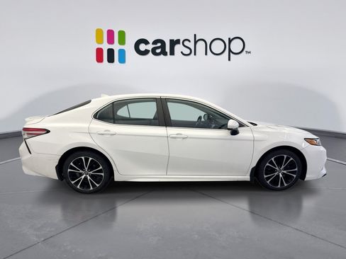 Used 2019 Toyota Camry SE FWD image 6