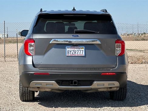 Used 2021 Ford Explorer XLT w/ Equipment Group 202A image 5