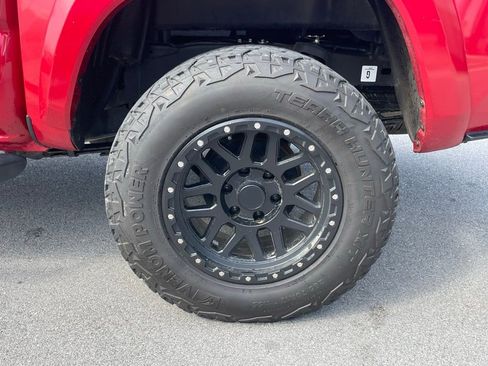 Used 2023 Toyota Tacoma SR5 w/ Technology Package image 29