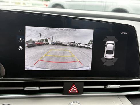 Used 2024 Hyundai Elantra Limited FWD image 14