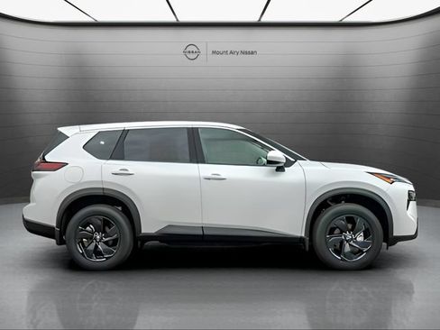 New 2026 Nissan Rogue SV w/ Cold Weather Package AWD/4WD image 3