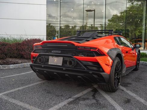 Used 2023 Lamborghini Huracan Sterrato image 22