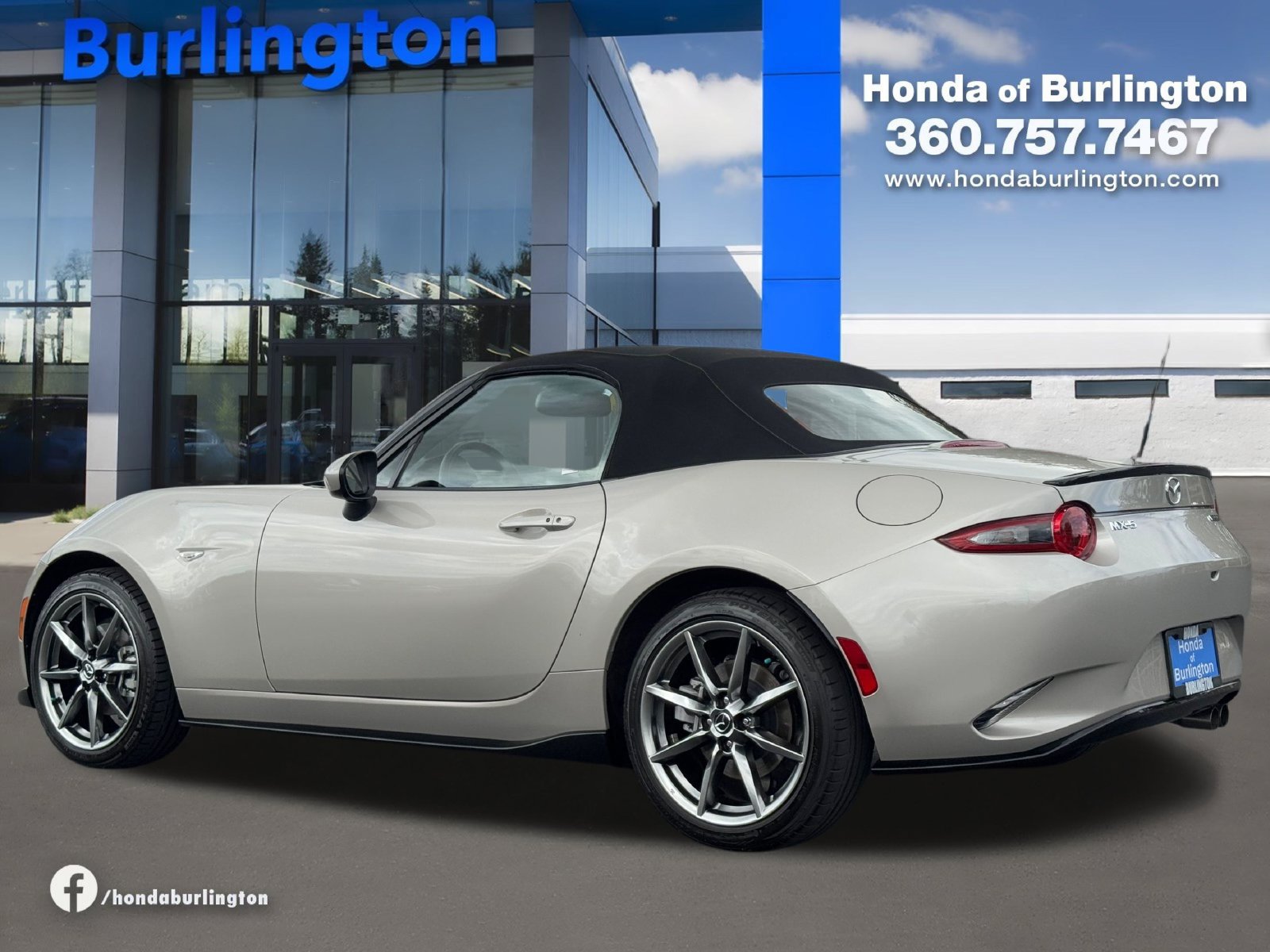 Used 2022 MAZDA MX-5 Miata Grand Touring w/ Appearance Package RWD image 4