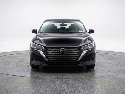 Used 2025 Nissan Sentra SV image 2