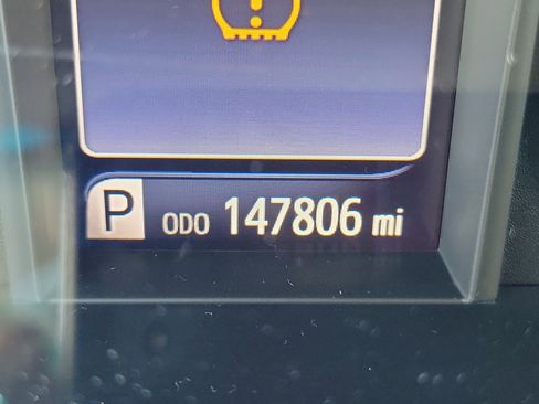 Used 2016 Toyota Camry LE image 30