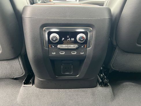 Used 2023 GMC Yukon Denali Ultimate AWD/4WD image 53