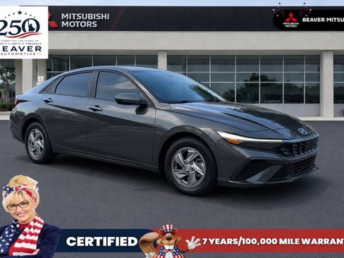 Used 2024 Hyundai Elantra SE FWD image 1