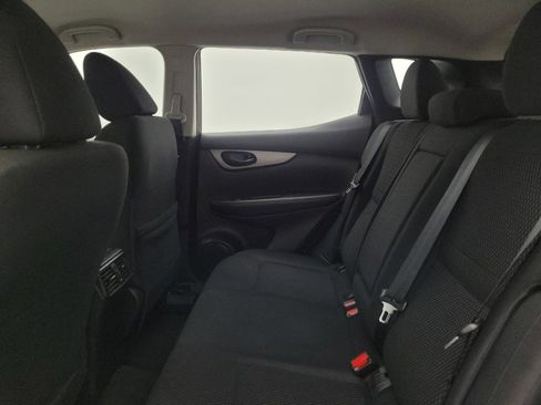 Used 2021 Nissan Rogue Sport S image 18