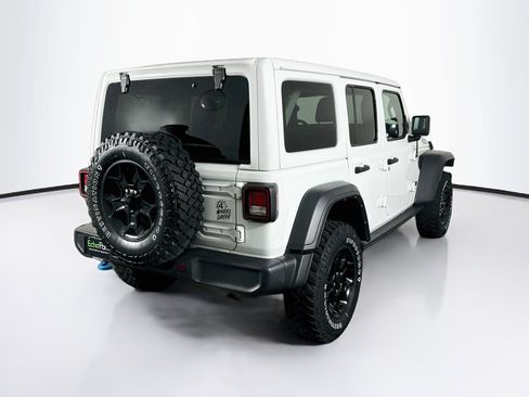 Used 2023 Jeep Wrangler Unlimited w/ Cold Weather Group AWD/4WD image 9