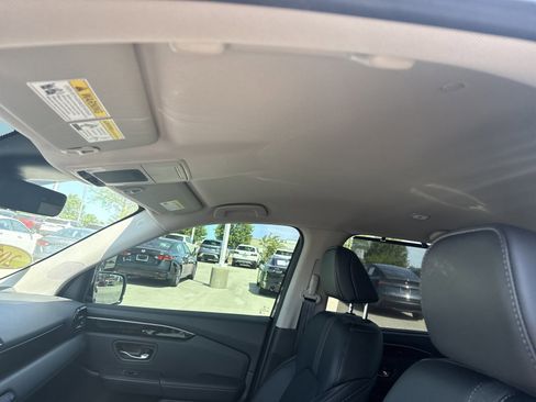 Used 2025 Honda Pilot EX-L image 13