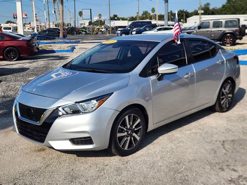 Used 2021 Nissan Versa SV image 4