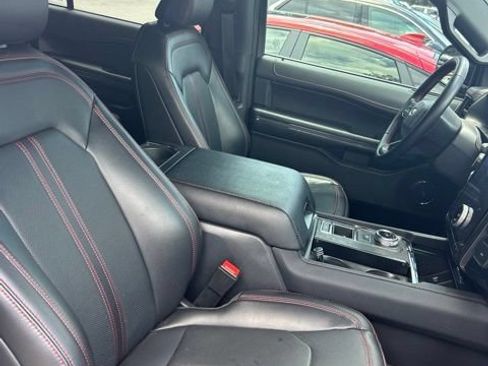 Used 2024 Ford Expedition Limited RWD image 5