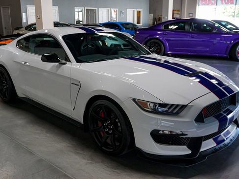 Used 2016 Ford Mustang Shelby GT350R w/ GT350R Equipment Group 920A RWD image 4
