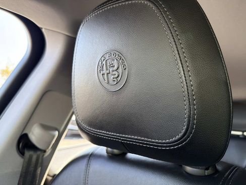 Used 2019 Alfa Romeo Stelvio image 29