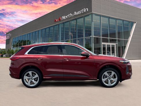 Certified 2025 Audi Q5 Premium Plus w/ Premium Plus AWD/4WD image 6