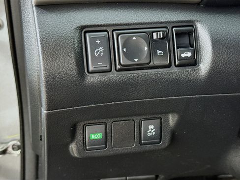 Used 2019 Nissan Sentra SV FWD image 12
