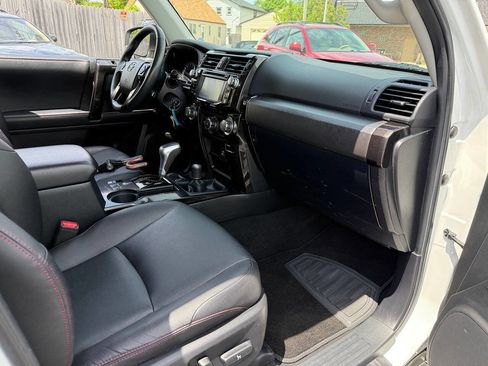 Used 2018 Toyota 4Runner TRD Off-Road Premium AWD/4WD image 79